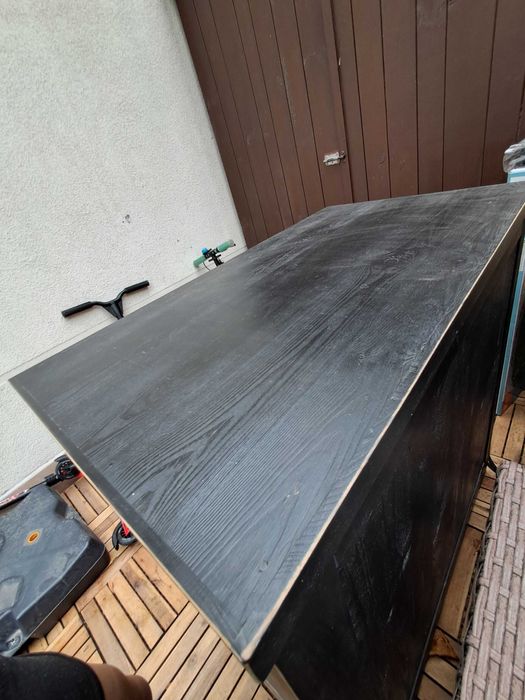 Drewniana, czarna komoda