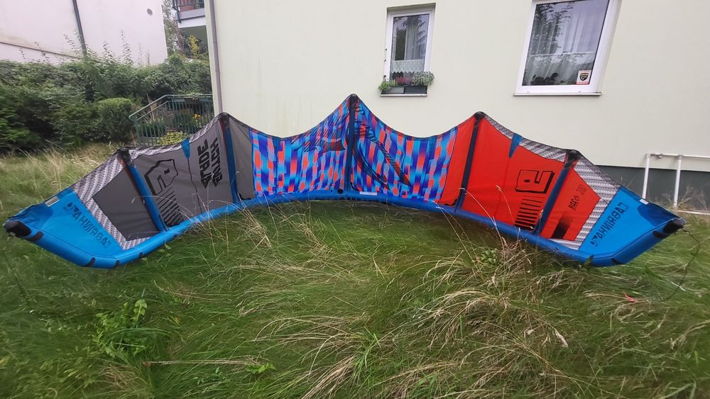 Latawiec kitesurfing Cabrinha Switchblade 12m i 9m 2016