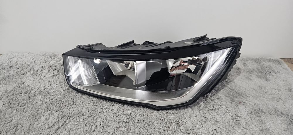 Lampa przednia lewa AUDI a1