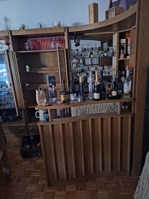 Mobília de Sala com garrafeira