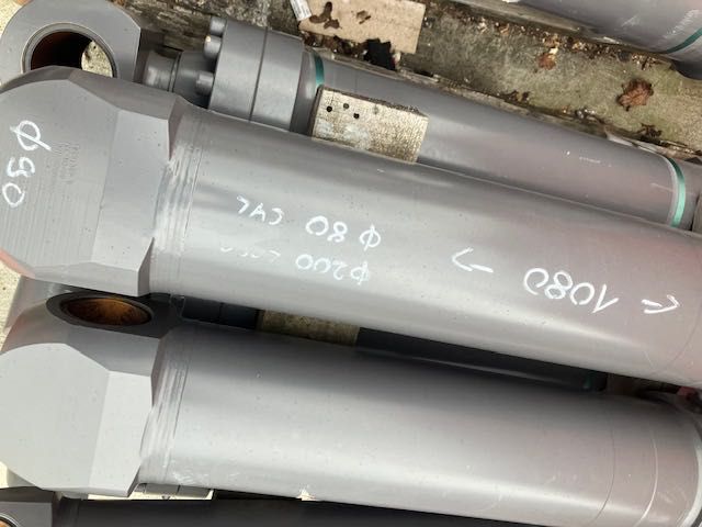 CYLINDER HYDRAULICZNY nowy 200 mm średnica