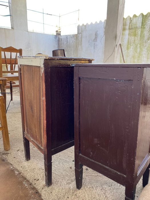Mesinhas cabeceira antigas