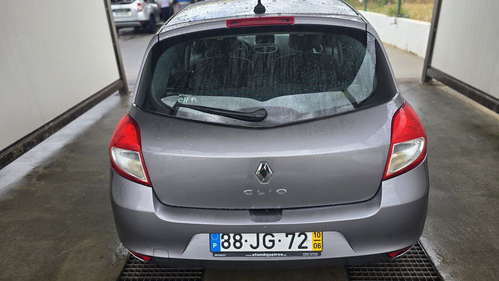 Renault Clio — fotografia 8
