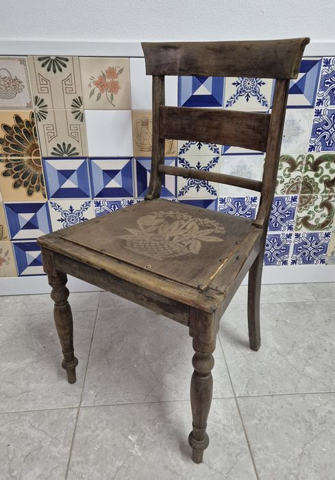 Cadeira antiga dos anos 30
