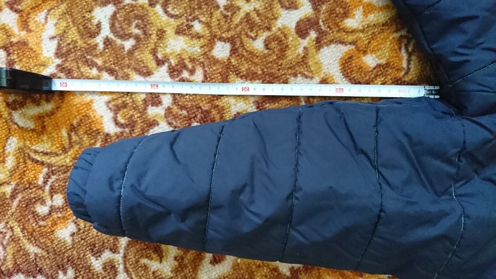 Куртка детская демисезонная с капюшоном.