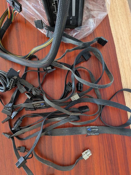 Fonte de alimentação 700w Cooler Master