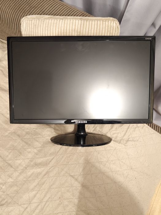 Monitor Samsung S24D330H
60 hz
IPS
24 cale