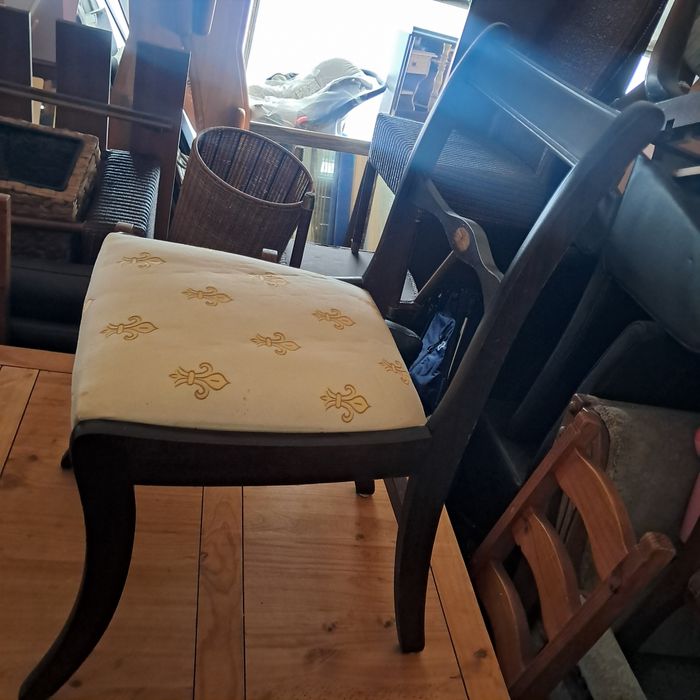 Krzesła w stylu Biedermeier