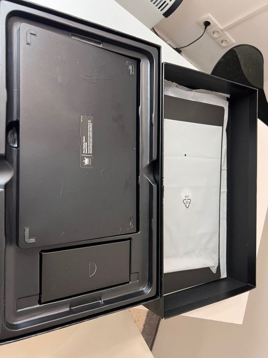 Графічний монітор Huion Kamvas Pro 13