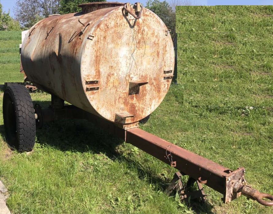 Бочка на колесах (причіп). Бочка 3т. Колеса з автомобіля ЗІЛ.