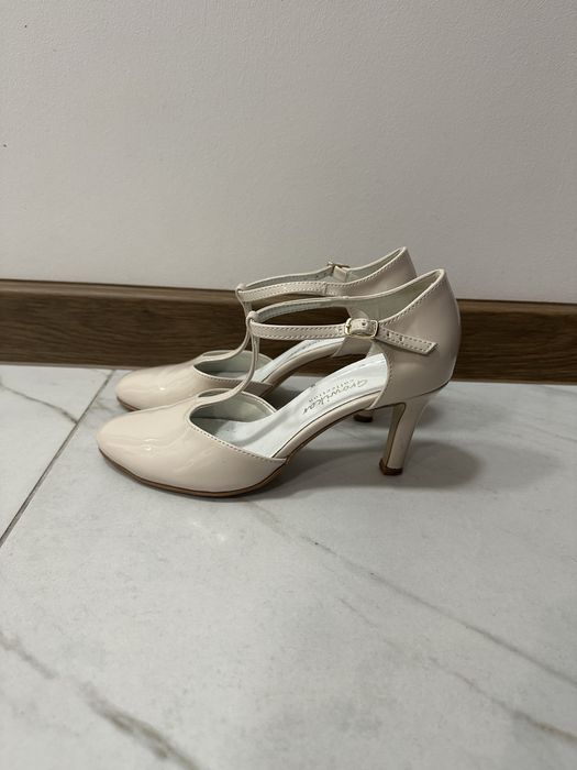 Buty na obcasie Growikar