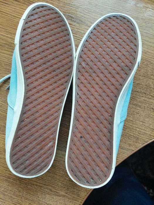 Жіночі джинсові кеди.