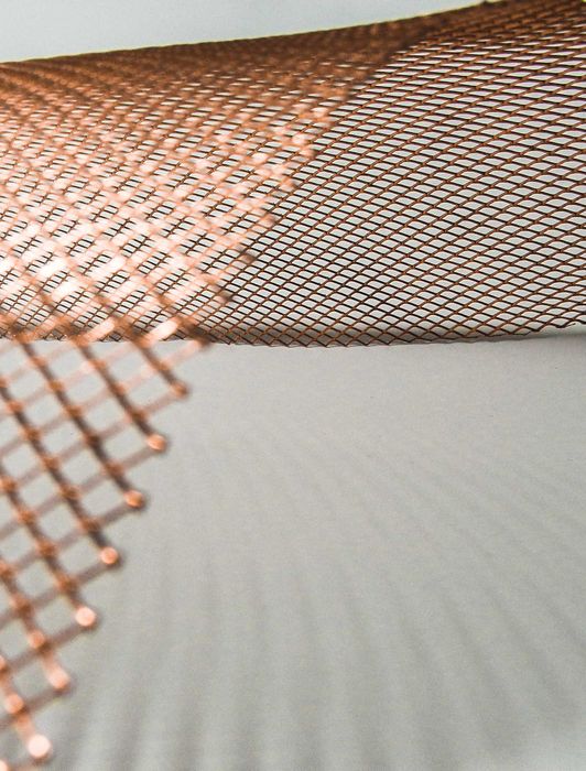 Siatka dekoracyjna miedziana cięto-ciągniona maskująca oczko 3x4mm