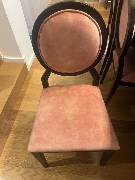 Mesa e cadeiras