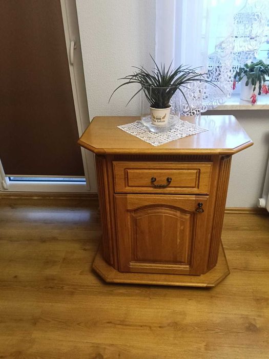 Dębowe drewniane meble