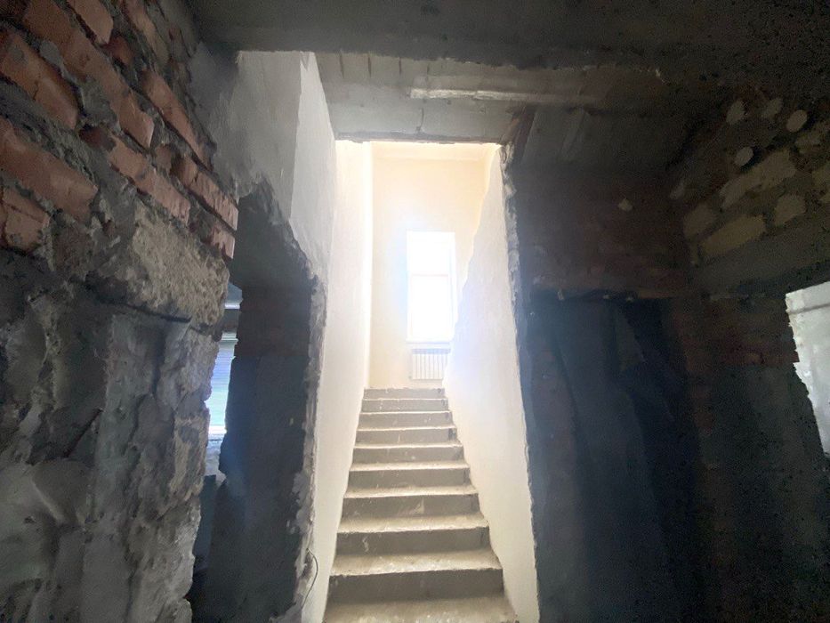 Будинок Вул.Рядова, 234/77/11 Ділянка – 779 м2 Зупинка  Гвардійська.