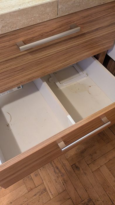 Zestaw mebli kuchennych z lodówką