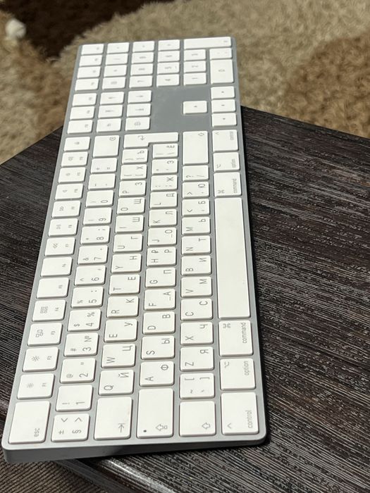 Клавіатура Apple A1843