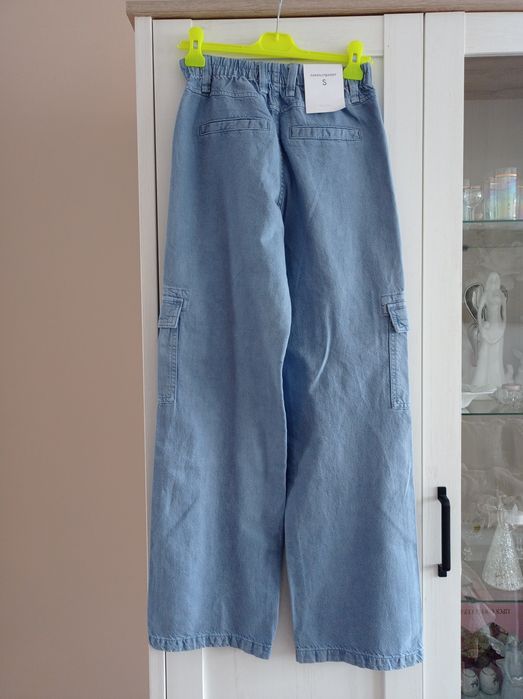 Nowe spodnie damskie jeansy cargo straig Bershka ht