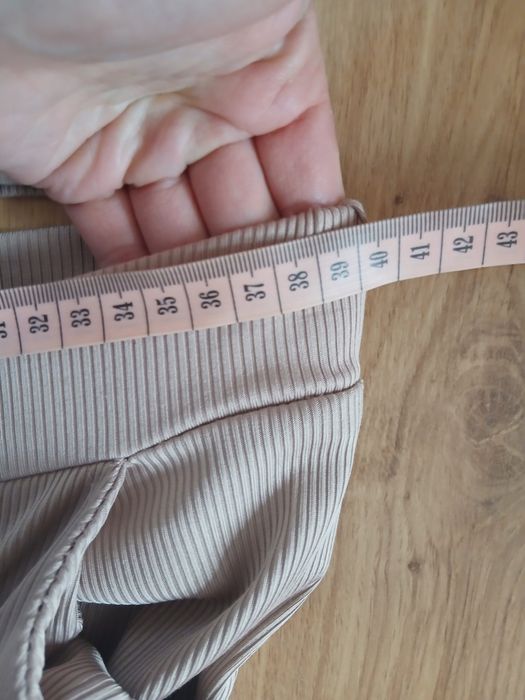 Komplet dziewczecy prążkowany r 140