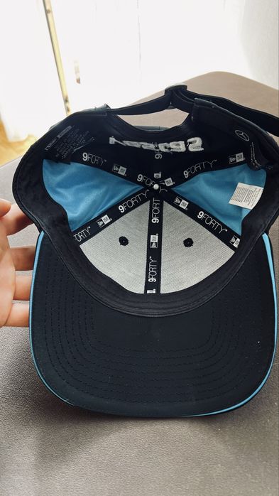 Nowa czapka z daszkiem formuła E mercedes