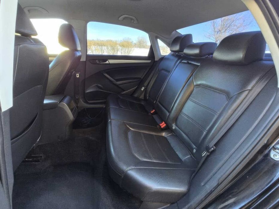 Volkswagen Passat Wolfsburg Edition      2014