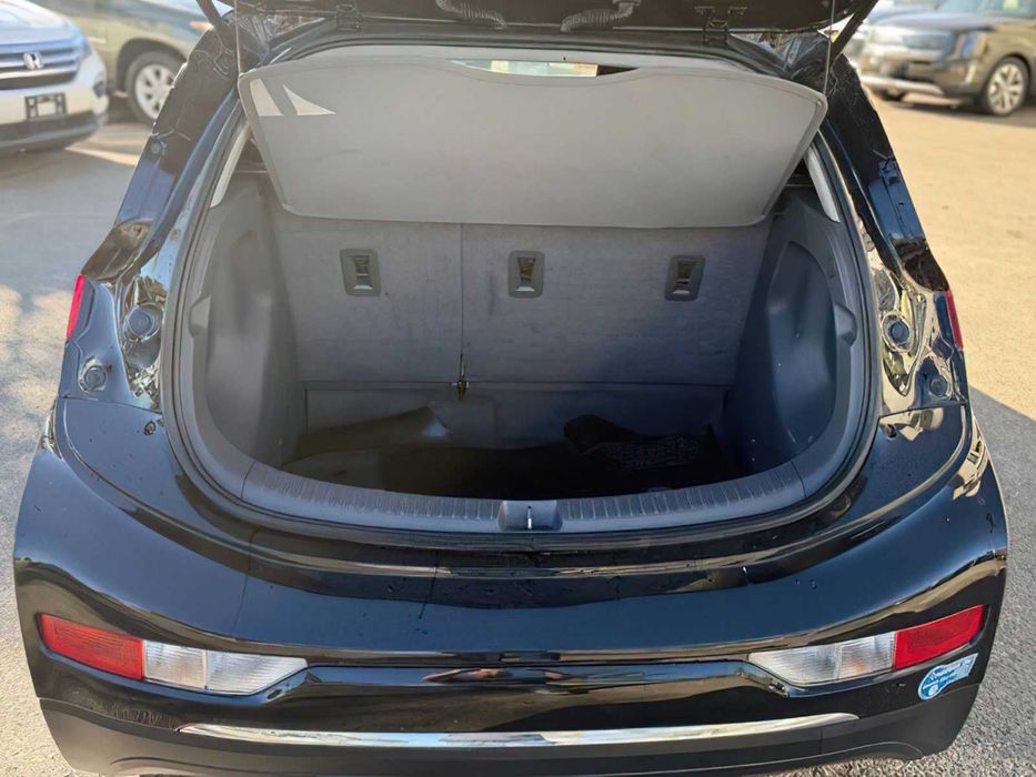 Chevrolet Bolt EV      2021