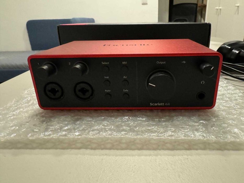 Interface Focusrite Scarlett 4i4 4th Geration (Nova)
