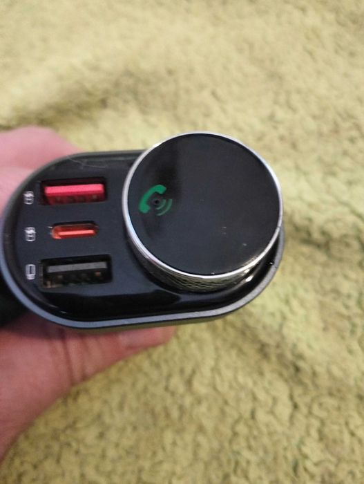 Zestaw głośnomówiący do auta