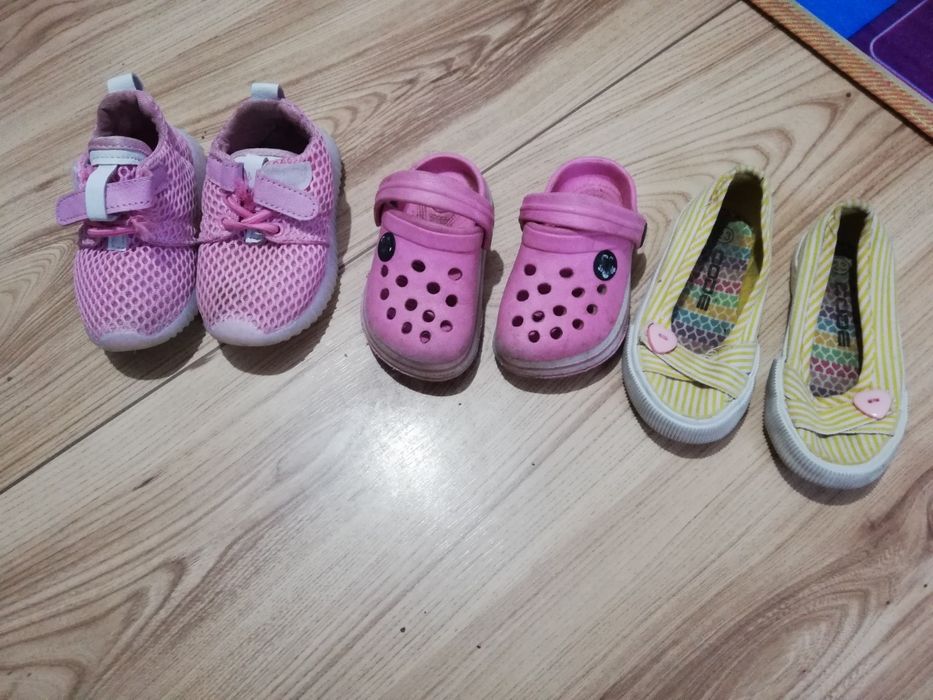 Buciki dla dziewczynki r. 22 i 23 buty dziewczęce Sandałki adidasy
