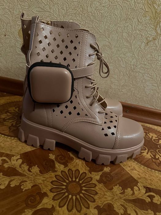 Продам новые ботиночки