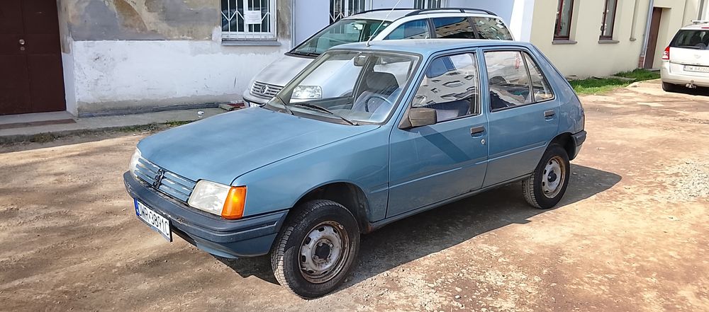 Peugeot 205