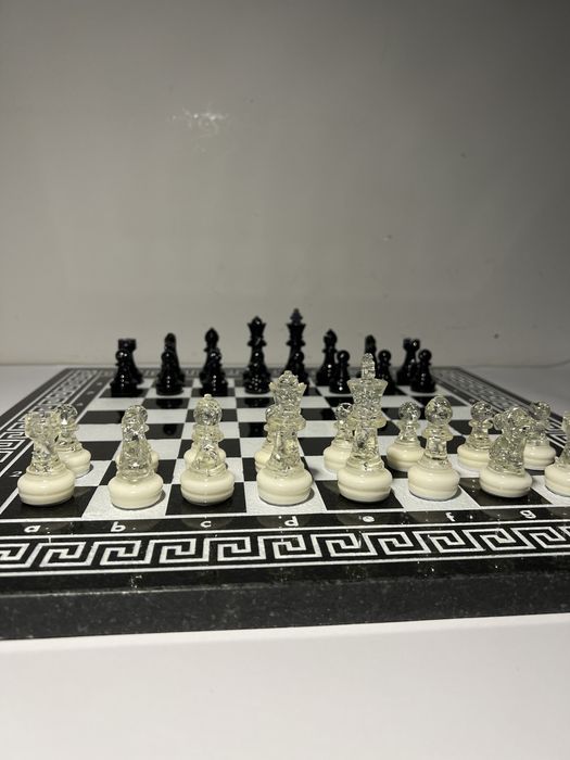 Шахмати ручної роботи з каменю