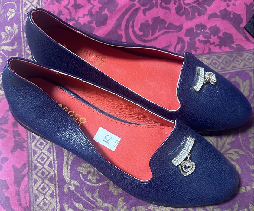 Туфлі, макасини