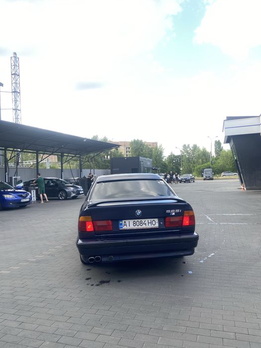 BMW e34 m50b25.