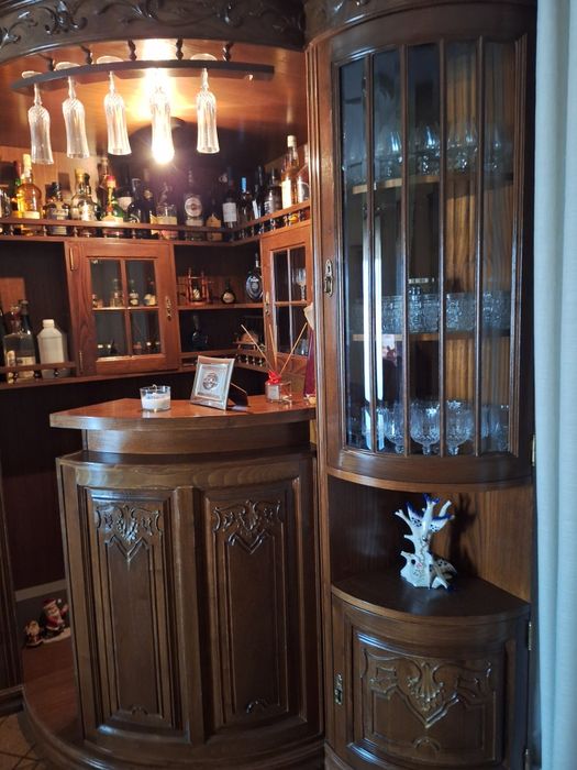 Um  bar  ,em  muito   bom  estado