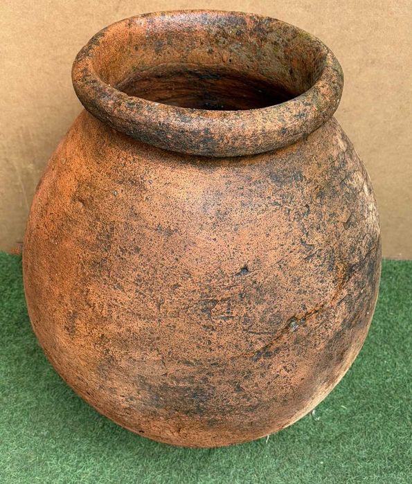 Pote centenário em terracota com 78X50 cm