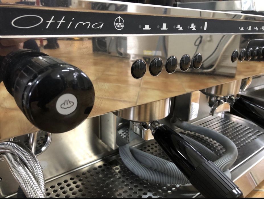 Maquina de café 2 grupos futurmat Ottima