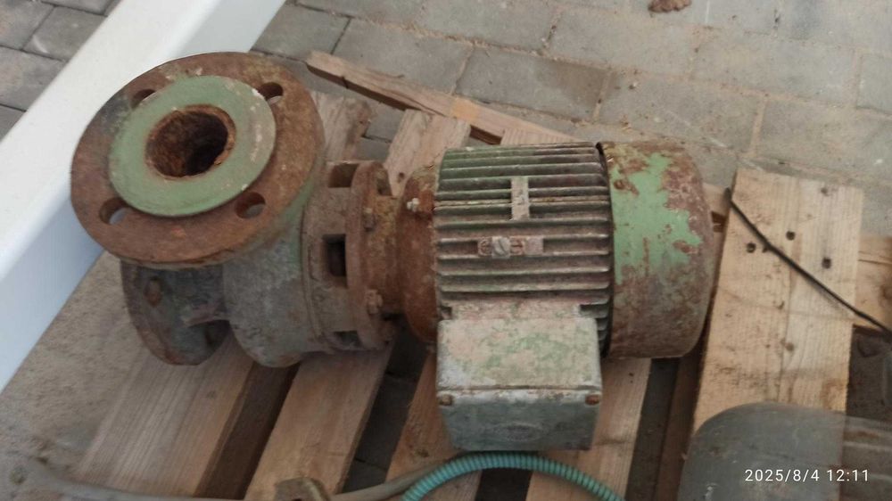 pompa wodna po kabinie