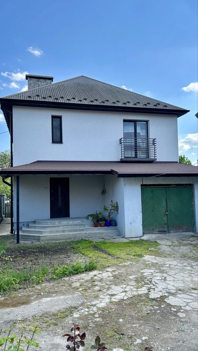 Топ локація, два будинки на подвірї