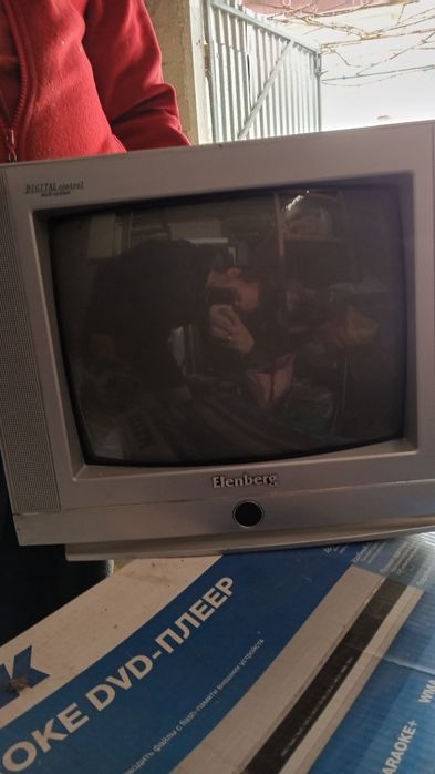 Телевізор і DVD плеєр