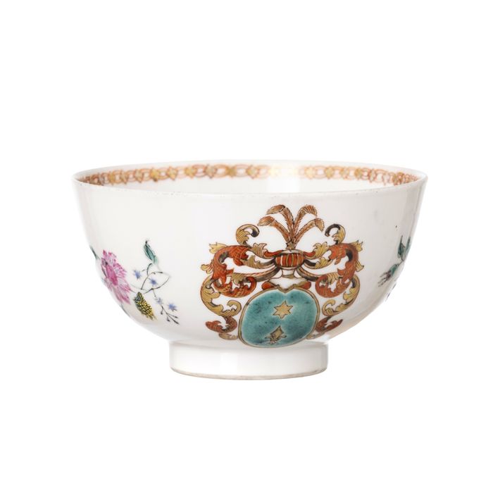 Porcelana oriental - Chávena brasonada