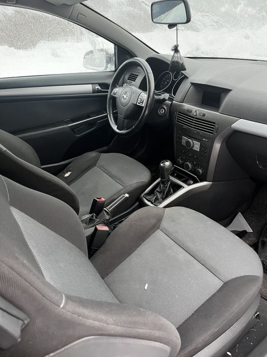 Opel Astra h 1.6 GTC