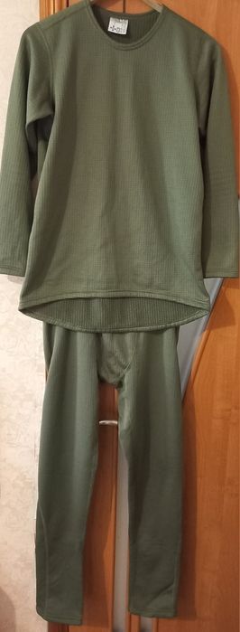 Термобелье "вафелька/черепашка".В отличном состоянии.Размеры в наличии