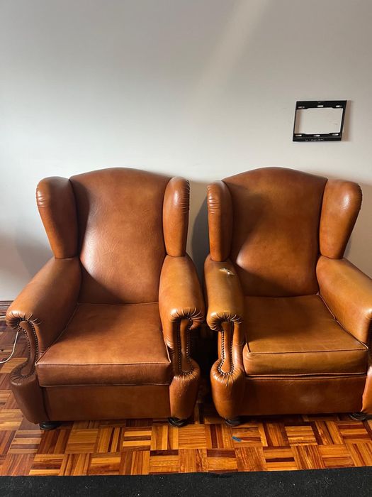 Cadeirões/ poltronas em pele