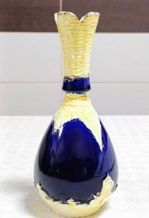 Jarra em porcelana de meados século XX