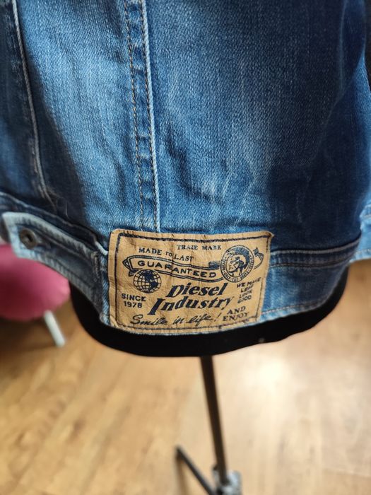 Джинсовая куртка  diezel оригинал  размер l