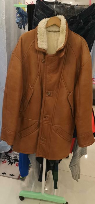 Casaco de Homem, em pele selecionada.