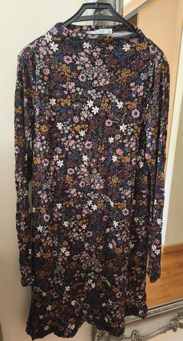 Vestido floral. Estação, Outono/Inverno