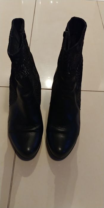 Skórzane Botki na obcasie rozmiar 39.